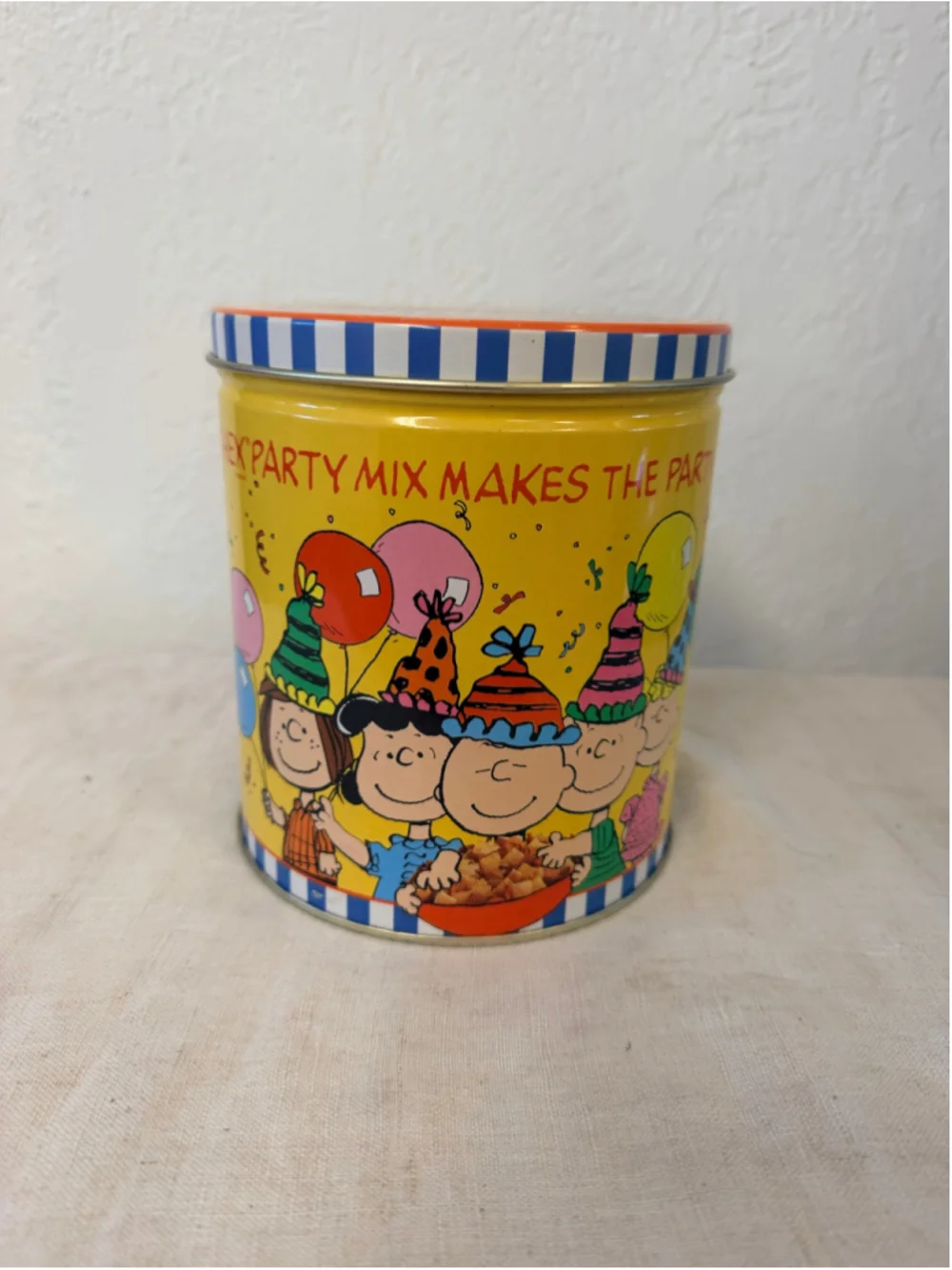 Vintage Peanuts 40th Anniversary Chex Party Mix Metal Tin